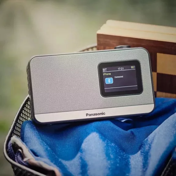 Panasonic RF-D15EG-K Hordozható DAB+ rádió Bluetooth-kapcs. Panasonic RF-D15EG-K Hordozható DAB+ rádió Bluetooth-kapcs.