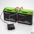 Qoltec Feszültségkiegyenlítő töltéskiegyenlítő 24V-os akkumulátorokhoz 2 x 12V | 5A | LiFePO4 AGM GEL